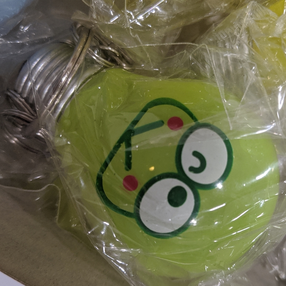 Decorative Flash Bulb Keychains - Picture 6 of 7